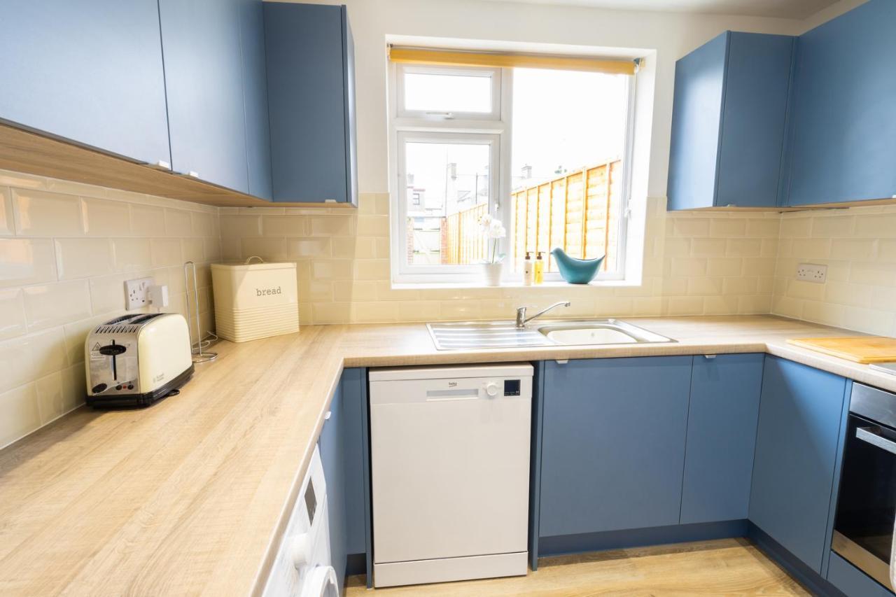 Newly-Renovated, Mid-Terrace Cottage In 波特马多克 外观 照片